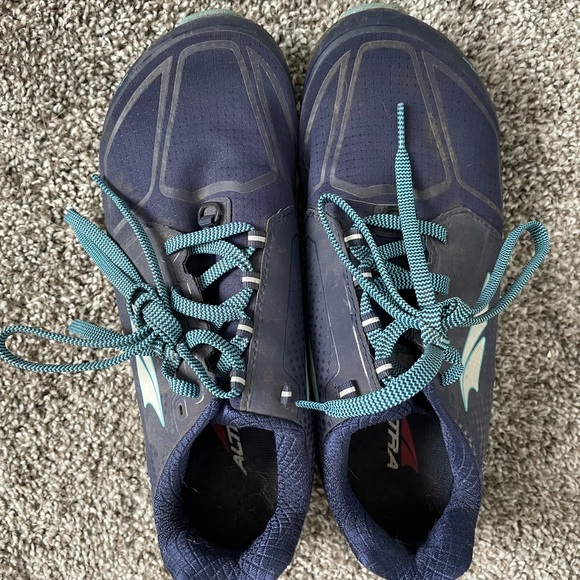 altra running shoes - Picture 2 of 2